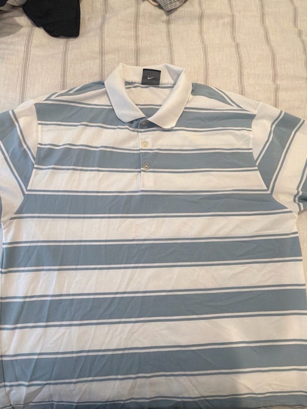 Nike dri fit golf Men’s White and Light Blue Striped Polo